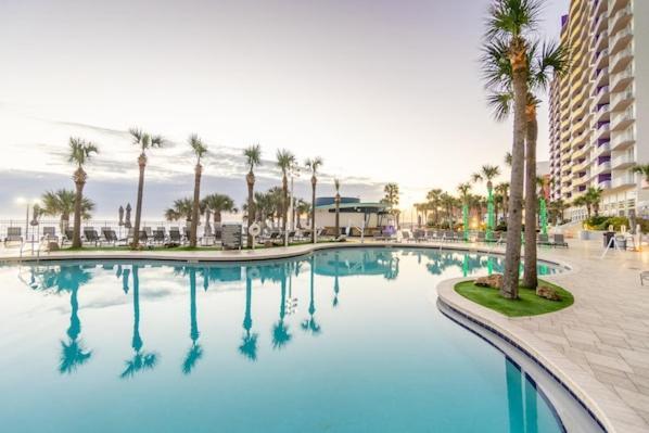 Highly Desired 6Th Floor 1 Bedroom Oceanfront - There Is Only One Ocean Walk Resort 606 Daytona Beach Eksteriør billede